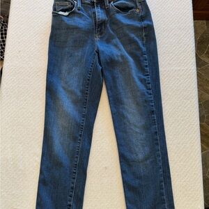 Universal Thread Mid-Rise Blue Jeans
